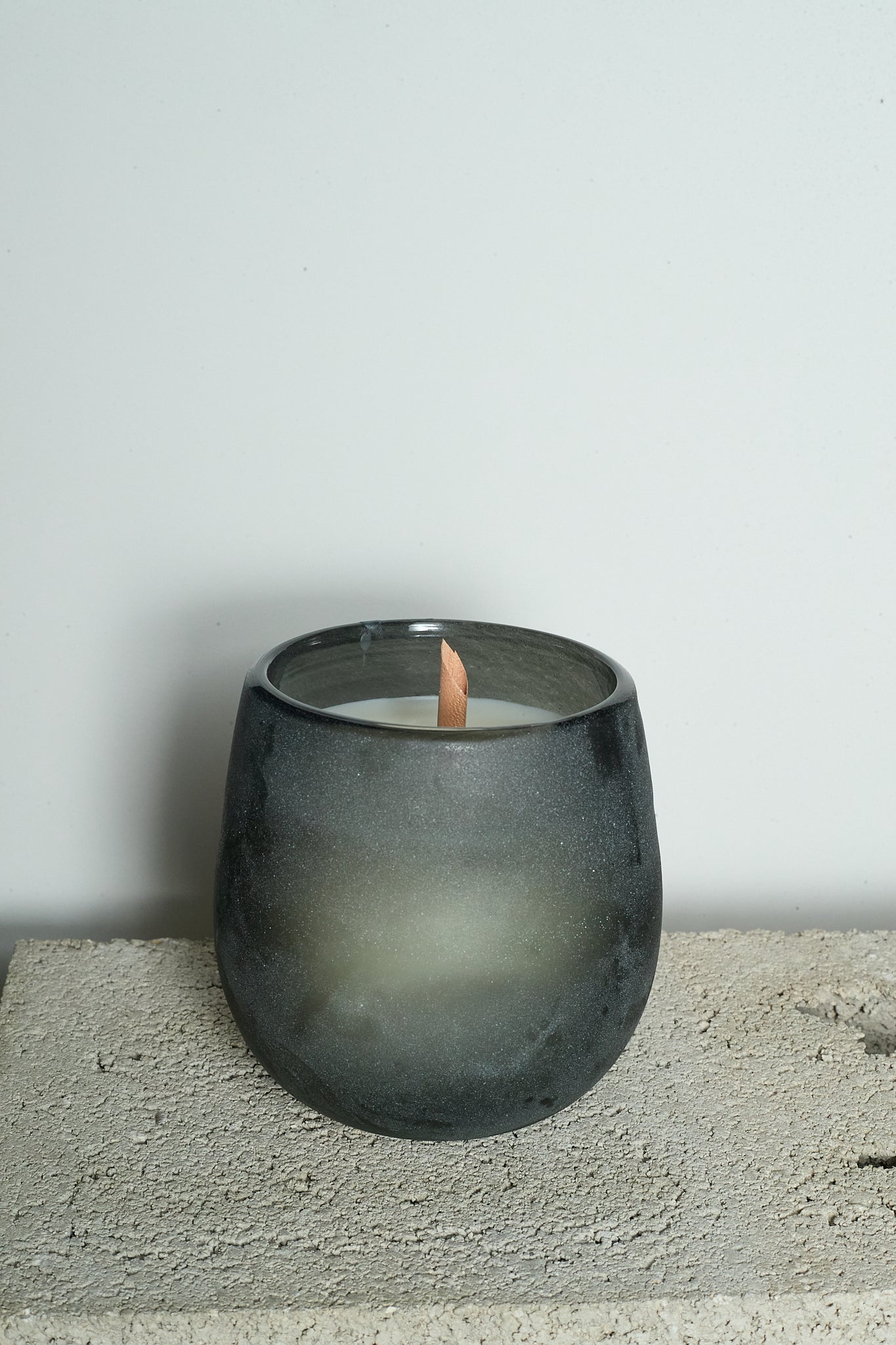 MATT OVAL MURANO GLASS CANDLE